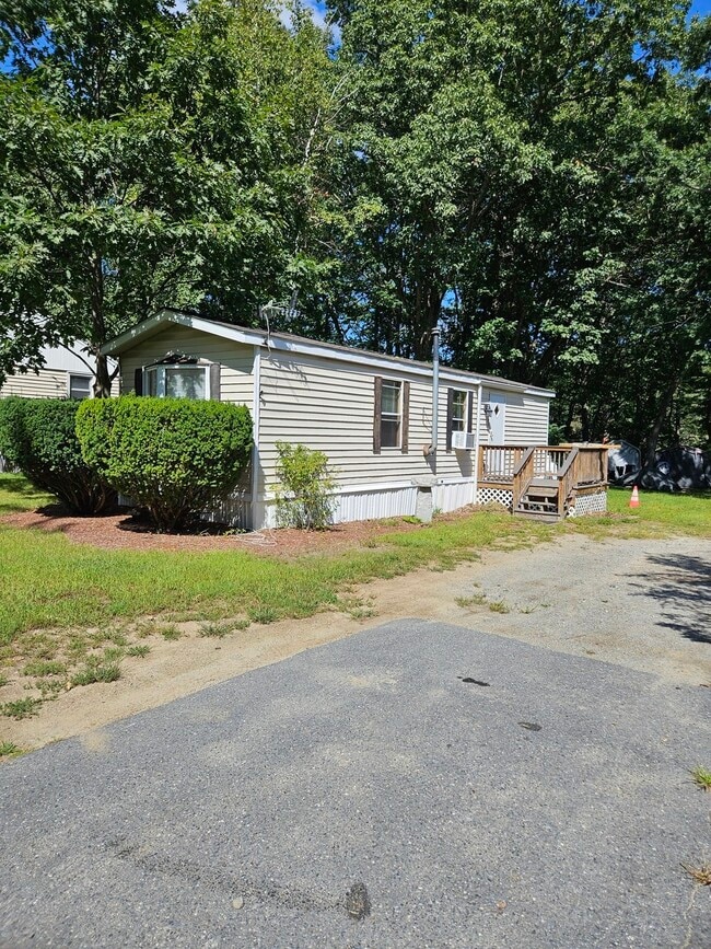 Building Photo - 29 Catacunemaug Rd