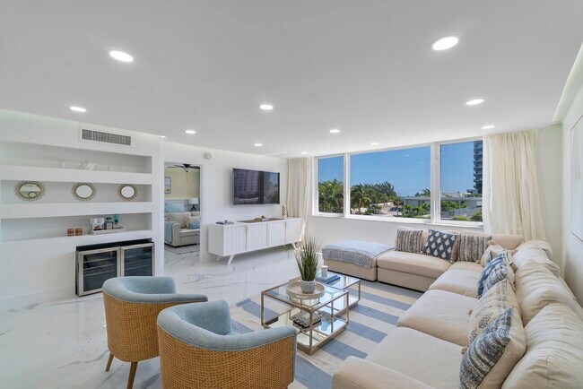 large living area with beverage fridge and wine cooler - 711 N Birch Rd