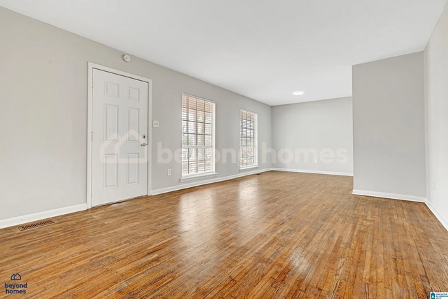 Building Photo - Beautifully Renovated Home in Adamsville -...