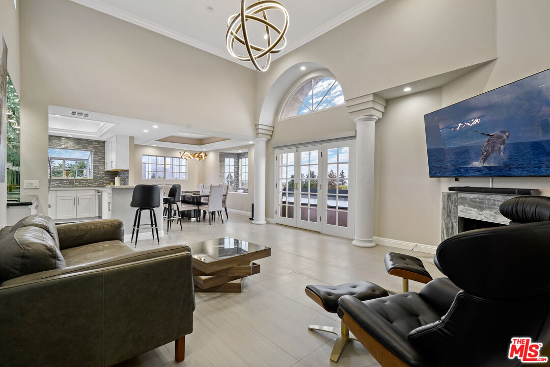 Foto principal - 10627 Ashton Ave