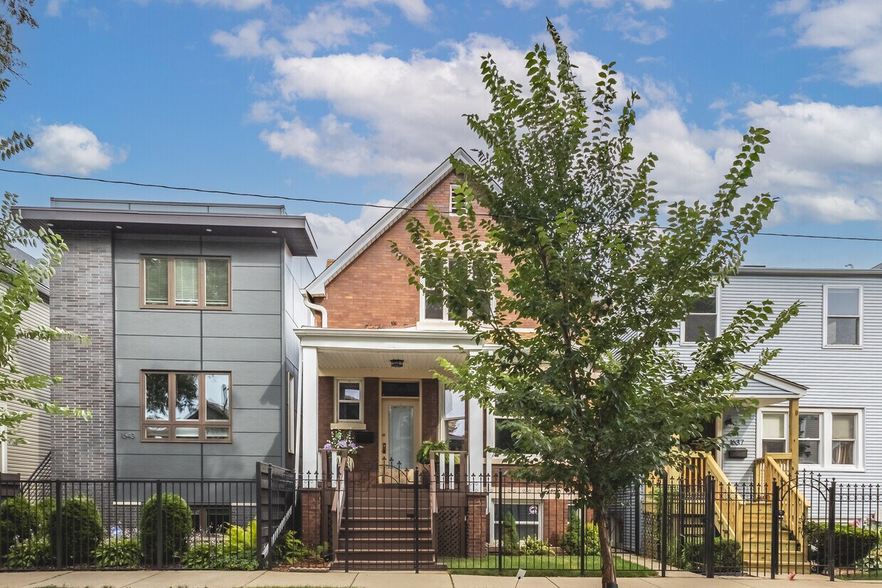 Primary Photo - 1641 N Albany Ave