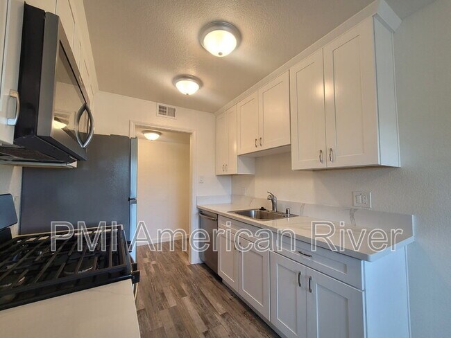 Foto del edificio - 7145 Bacchini Ave