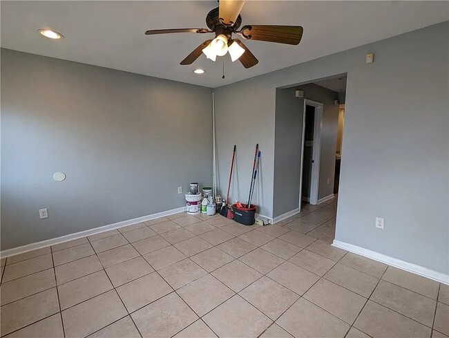 Building Photo - 307 E Liberaux St