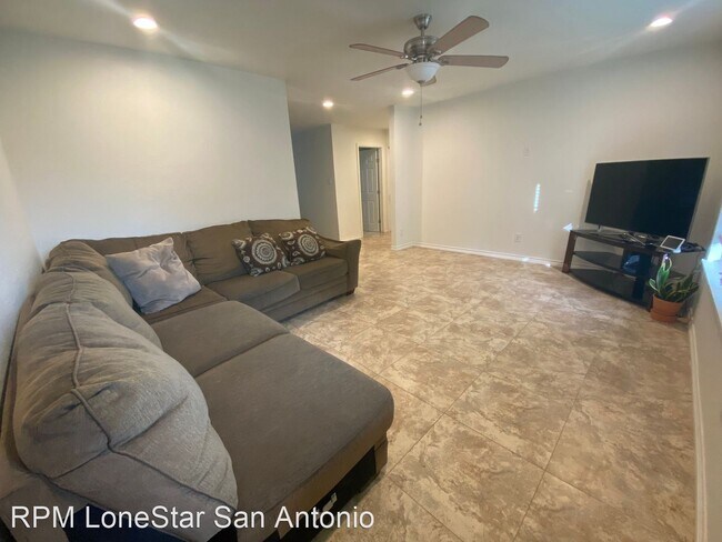 Building Photo - 3 br, 2 bath House - 7427 Bronco Ln