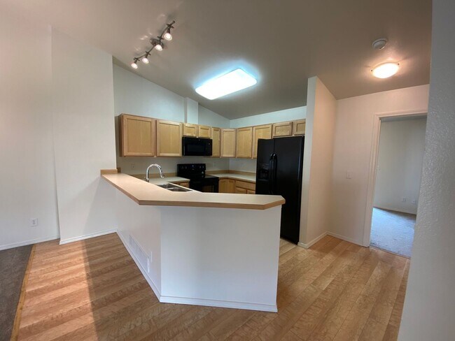 Foto del edificio - 3 Bed / 2 Bath / 2 Car Garage Townhouse in Eagle River has views for days!!
