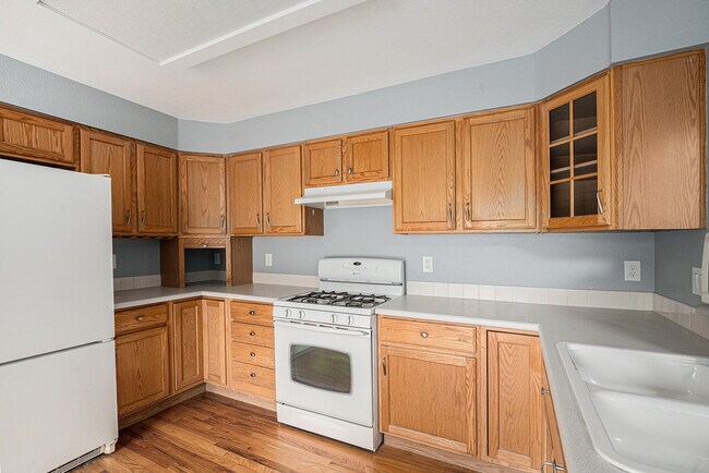 Building Photo - 608 Bentley Pl