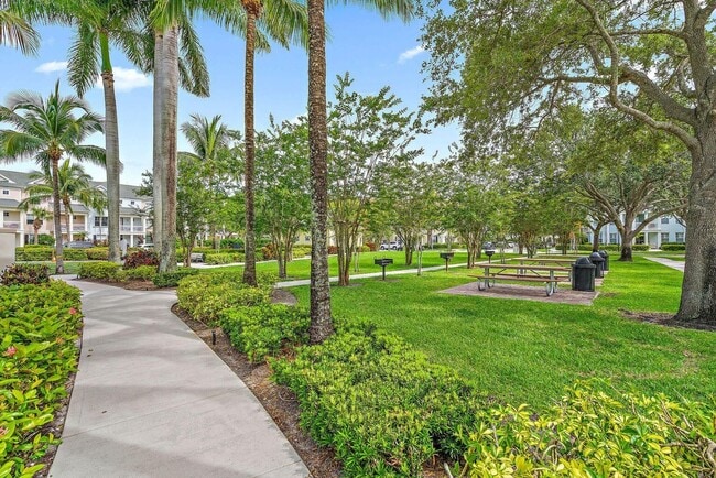 Building Photo - 255 Murcia Dr
