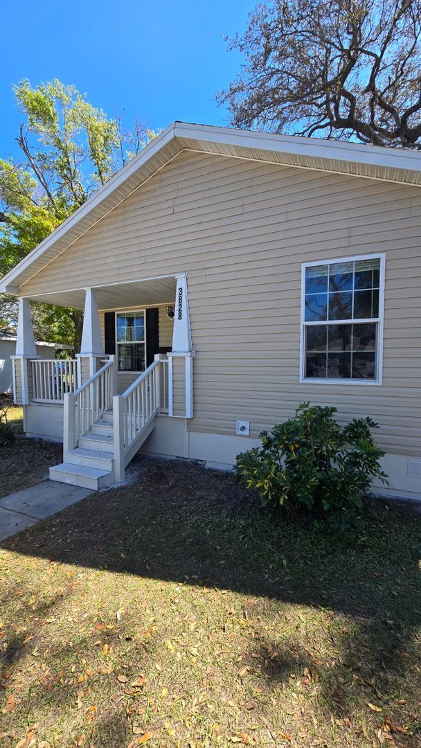 Foto del edificio - Updated South St. Petersburg Home – Comfortable Living in a Convenient Location! 4bed|2bath