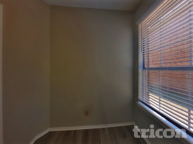 Foto del edificio - 1135 Colbert Ln