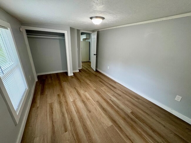 Building Photo - 511C Winston Ridge Rd