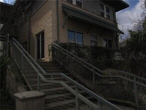 Building Photo - 1615 W Oleander St