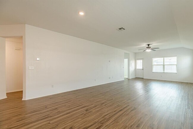 Foto del edificio - 341 Escondido Cir