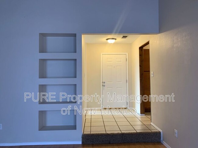 Building Photo - 4556 Platinum Dr NE