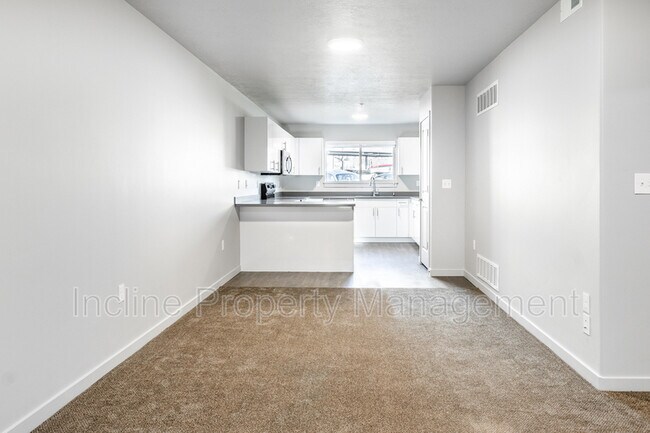 Building Photo - 184 Lone Rock Dr