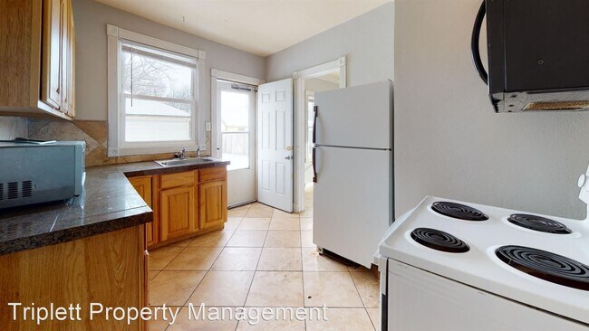Building Photo - 2 br, 1 bath House - 912 Grand Avenue
