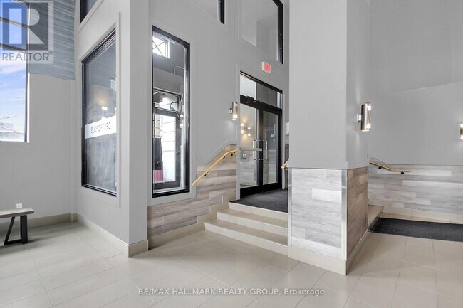 Building Photo - 429-429 Kent St