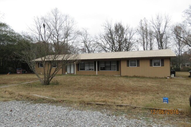 Building Photo - 49 Green Ln