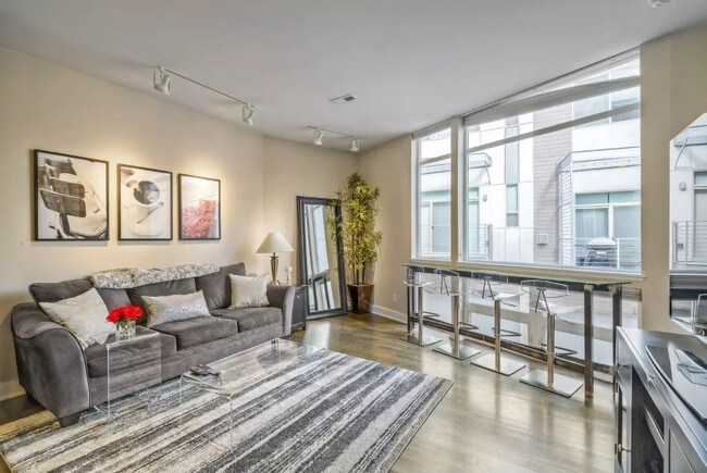 Foto del edificio - 2215 W 32nd Ave