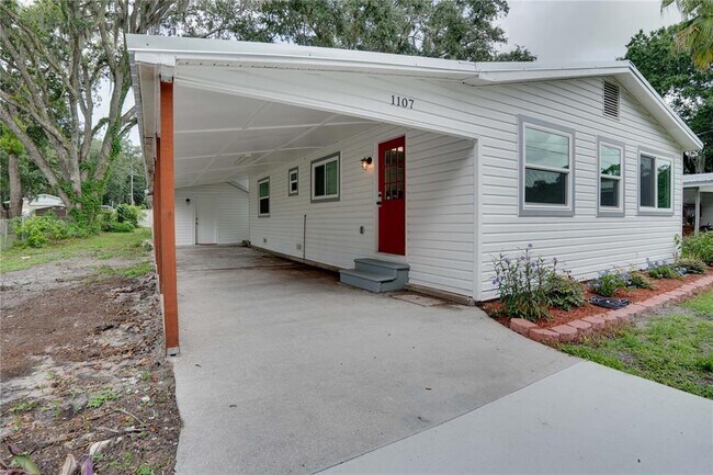 Building Photo - 1107 McDavid Ave