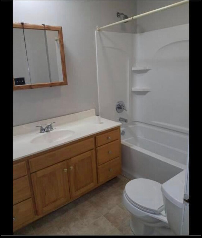 Bath - 610 Nevada St