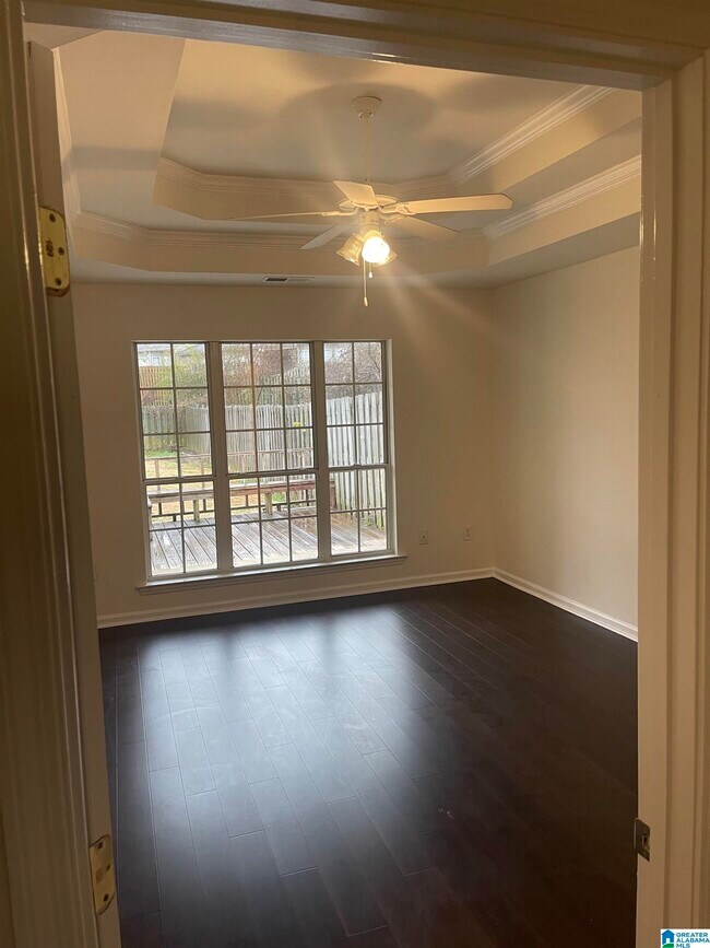 Building Photo - 208 Hidden Cove Cir