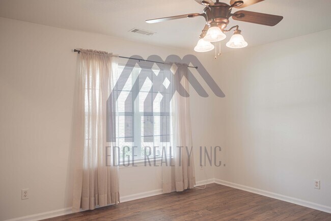 Building Photo - 108 Rogers Dr