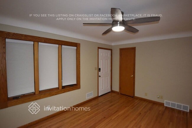 Building Photo - 118 14th Ave N
