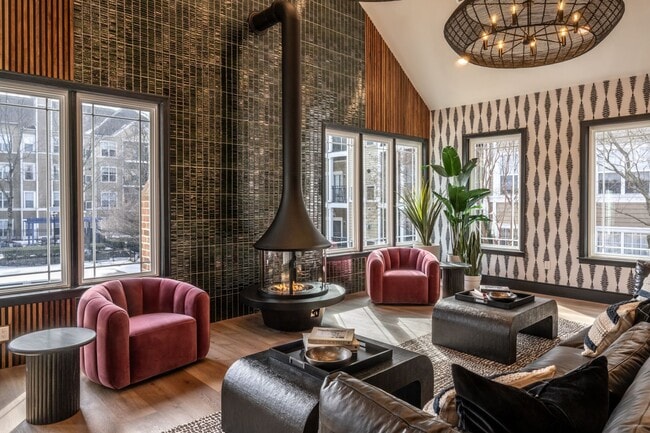 Building Photo - Halstead Alexandria