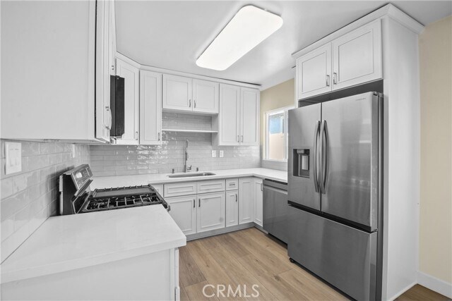 Foto del edificio - 15721 Freeman Ave
