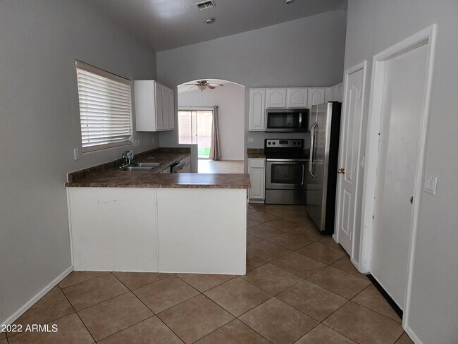 Building Photo - 24852 W Huntington Dr
