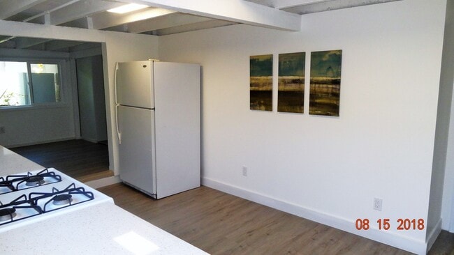 Photo - 98500H Apartment