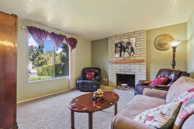 Building Photo - House For Rent in Stockton