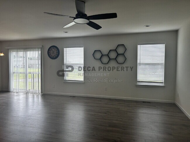 Foto del edificio - 288 Crestfield Ct