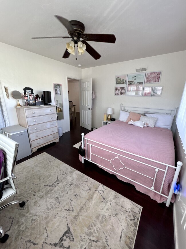 Foto del edificio - 5544 Mary Ln Dr