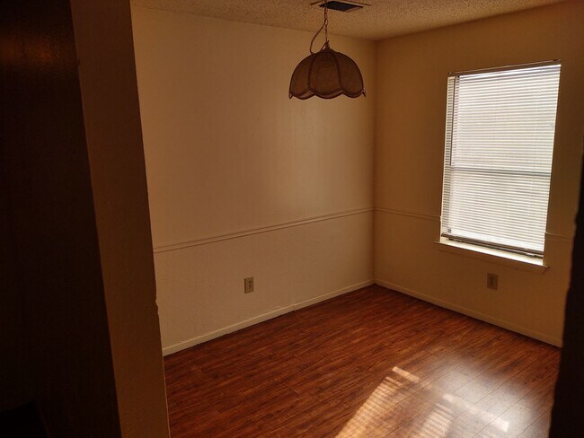 Foto del edificio - 240-242-242 Craddock Ave