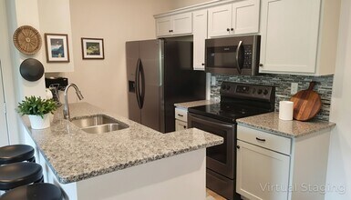 Building Photo - 325 Majestic Dr