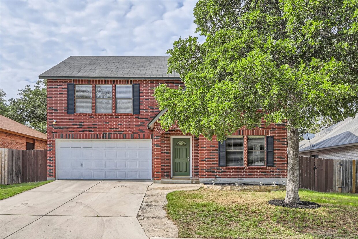 Foto principal - Charming 4-Bedroom Home in Longs Creek Sub...