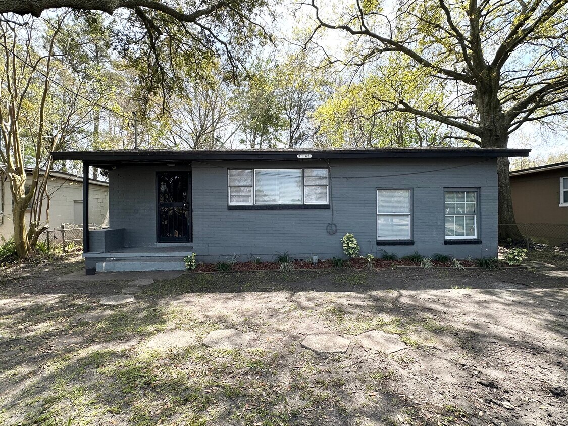 Foto principal - 3142 W 6th St
