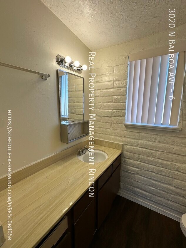 Foto del edificio - 3020 N Balboa Ave