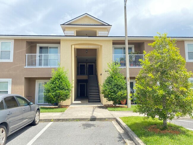 Building Photo - 6916 Ortega Woods Dr