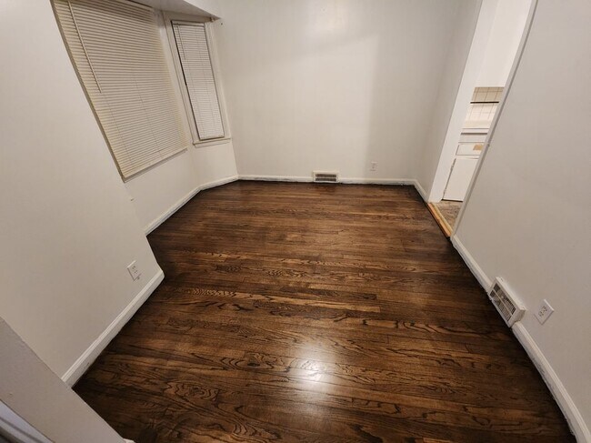Foto del edificio - 11226 Roxbury St