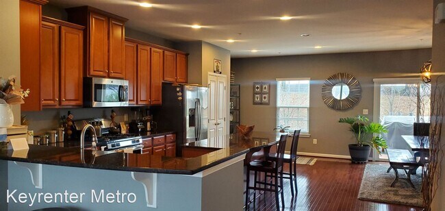 Building Photo - 3 br, 3 bath House - 6212 Halsted Ave