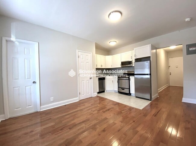 Building Photo - 515 W 168th St