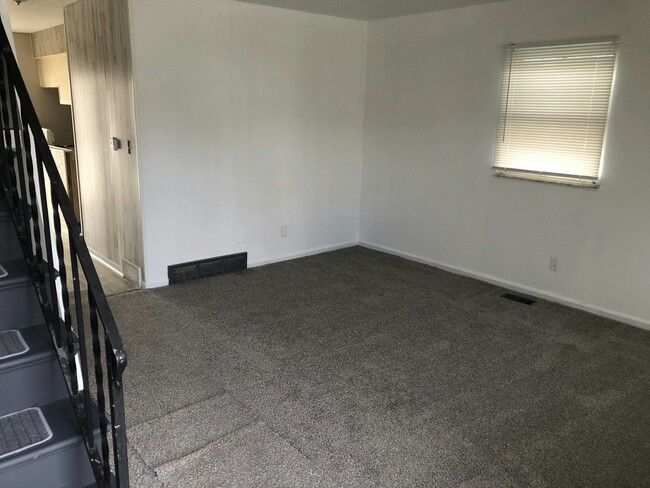 Building Photo - 1621 Kings Mill Ct
