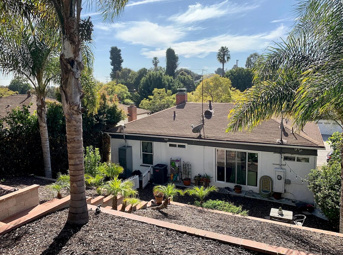 Foto principal - Beautiful 2 bed 2 bath
