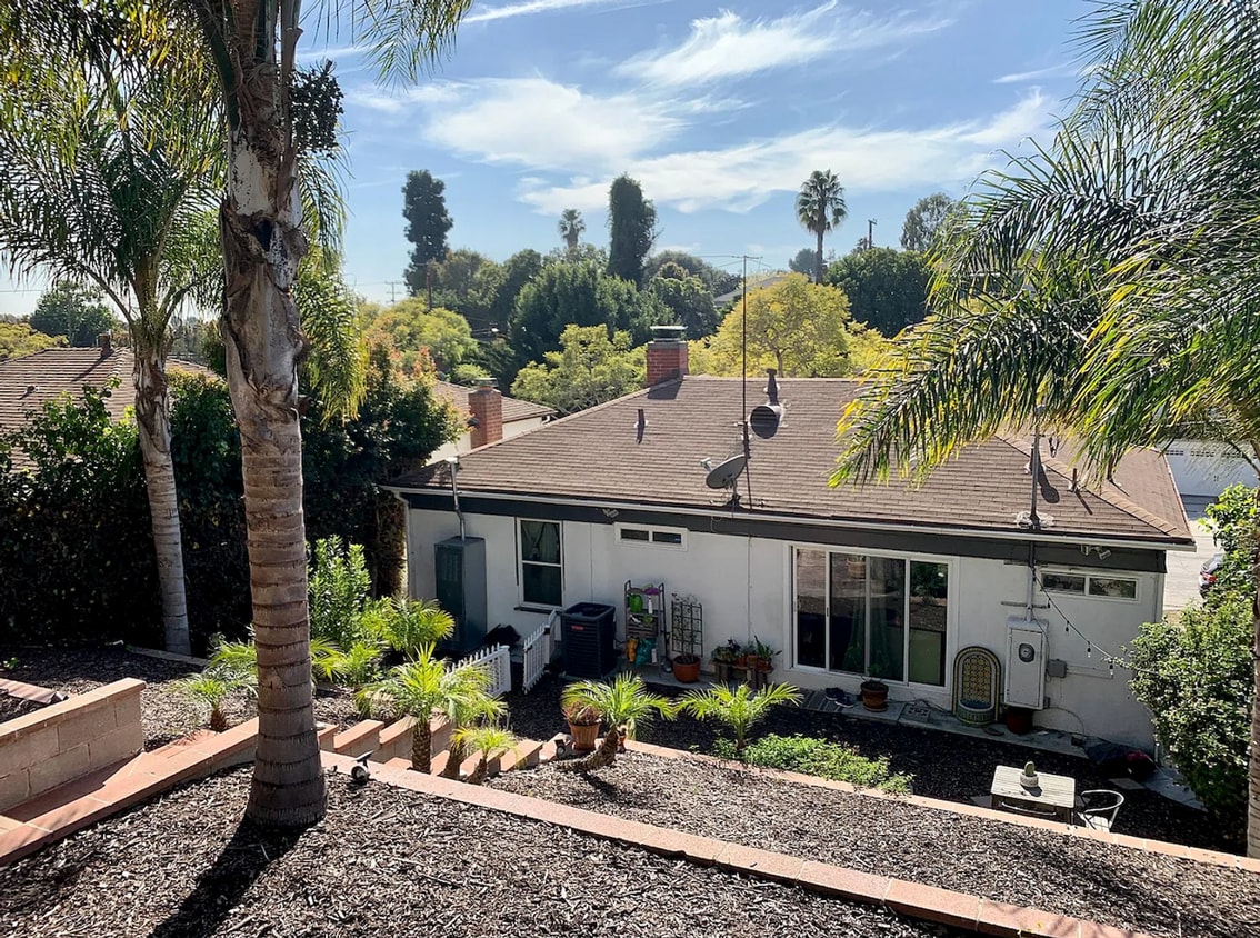 Primary Photo - Beautiful 2 bed 2 bath