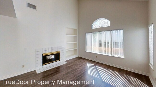 Foto del edificio - 3 br, 3 bath House - 26185 Newport Ave.