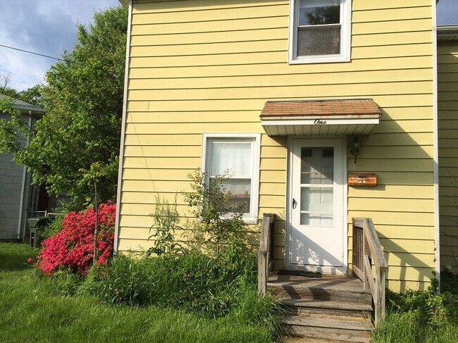 Building Photo - 1 Bassett Pl