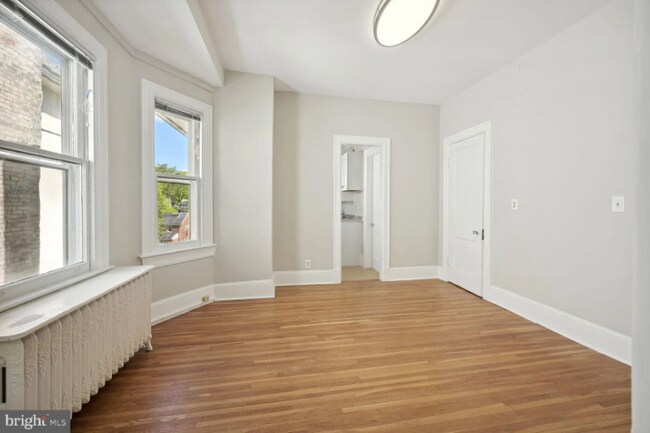 Foto del edificio - 3819 Military Rd NW