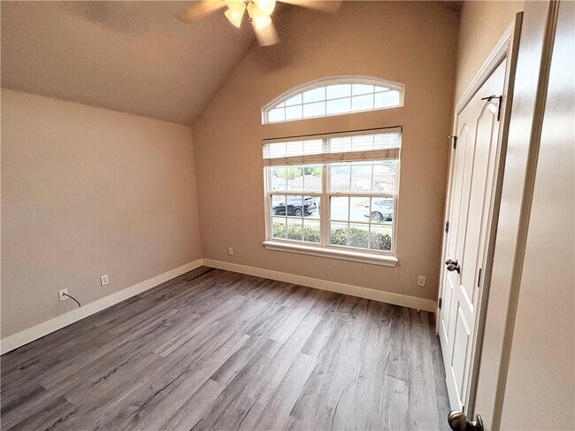 Foto del edificio - 1284 N Cannondale Dr